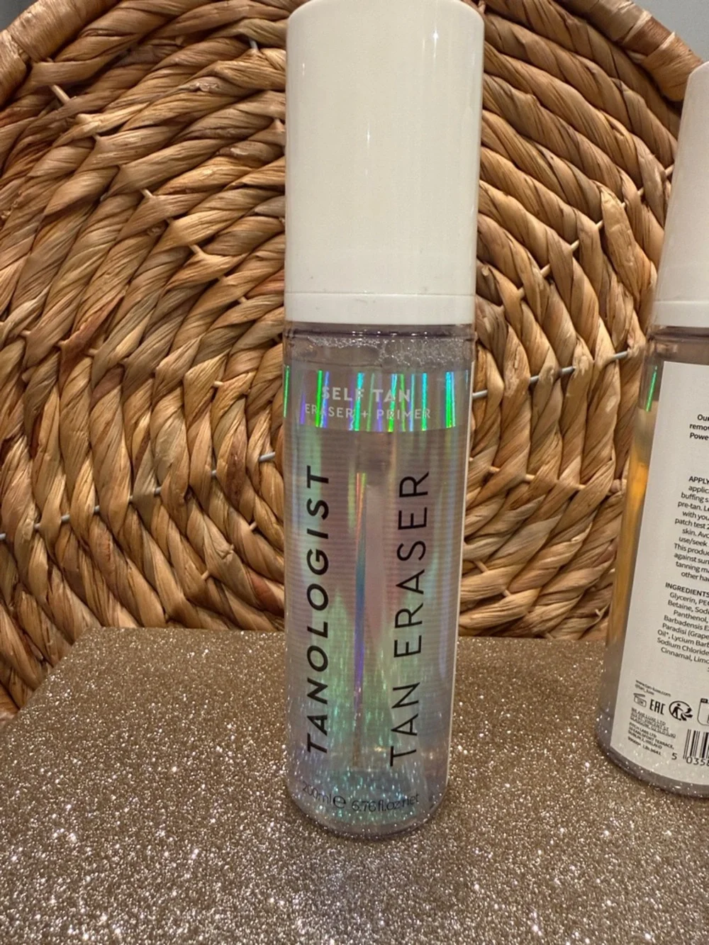*NEW 6.76 oz* Tanologist Tan Eraser - Clear Foaming Cleanser (White)